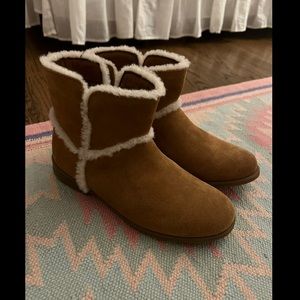 Girls Suede Coletta Ugg boots with shearling trim. Size 3